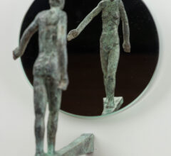 K Ortleb BALANCE Bronze Spiegel Wandmontage Foto A Barwich